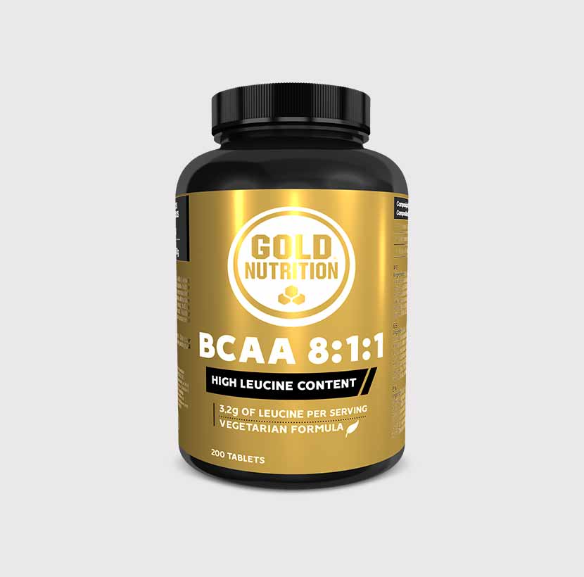 GoldNutrition BCAA 8:1:1 supplement bottle with label showing amino acid ratio and nutritional information.